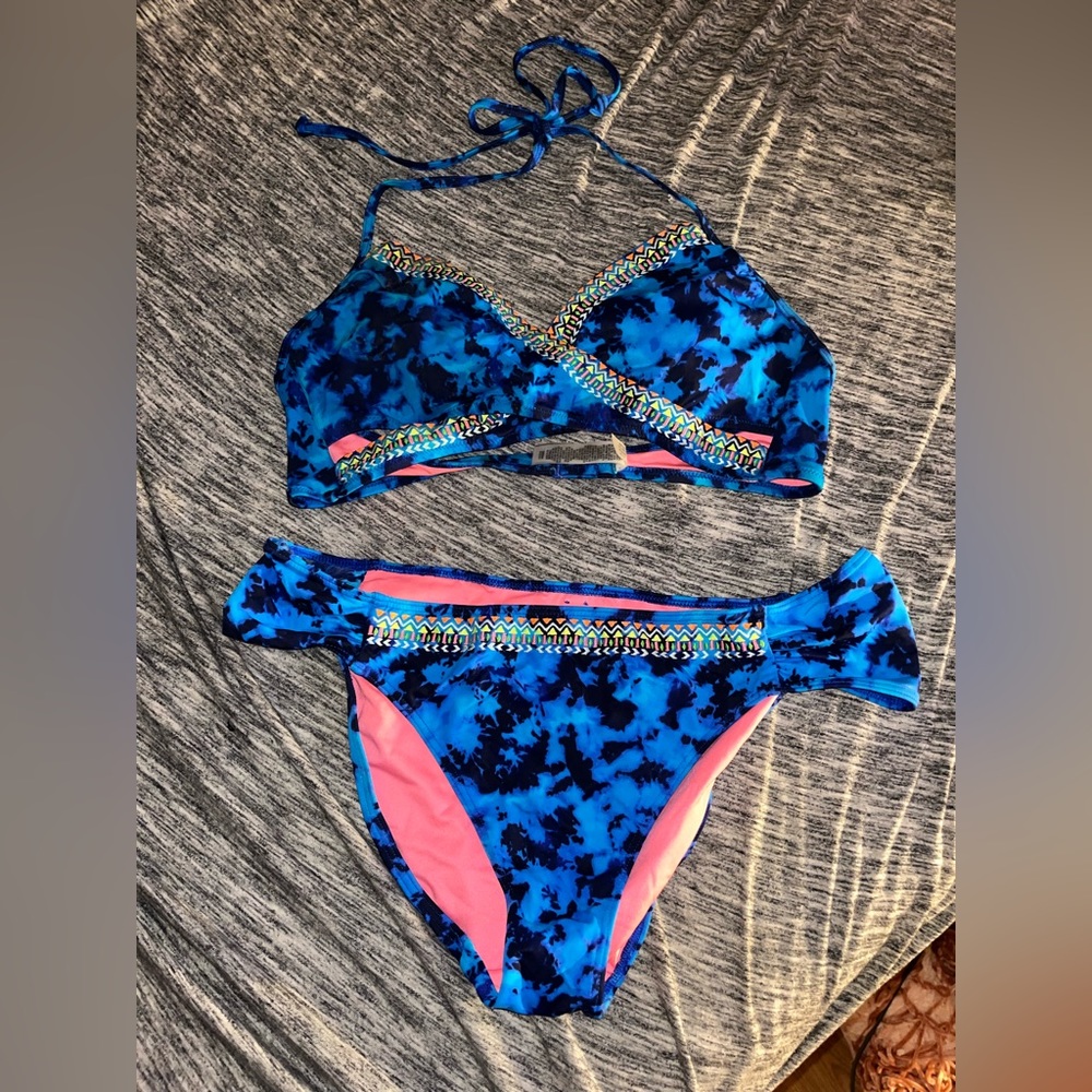 NWOT vs pink swimsuit *sold*